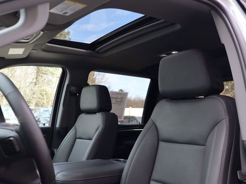 Used 2025 Chevrolet Silverado 3500 LTZ w/ LTZ Convenience Package image 4