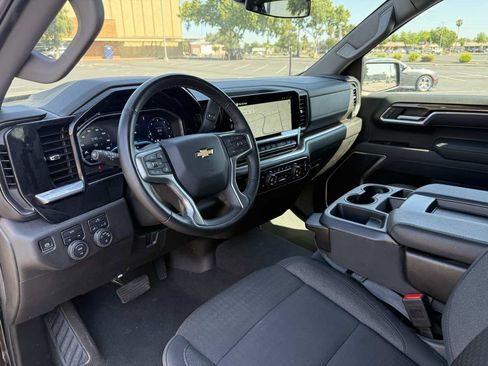 Used 2025 Chevrolet Silverado 1500 LT AWD/4WD image 14