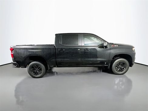 Used 2021 Chevrolet Silverado 1500 LT Trail Boss w/ Convenience Package II image 7