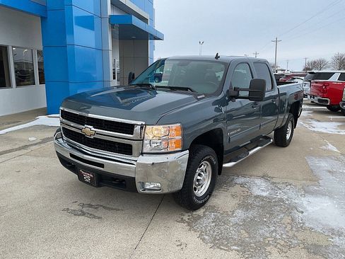Used 2009 Chevrolet Silverado 2500 LT w/ Exterior Plus Package image 2