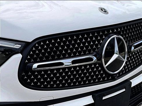 Used 2024 Mercedes-Benz GLC 300 4MATIC image 27