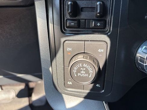 Used 2022 Ford F150 Lariat w/ Max Trailer Tow Package image 26