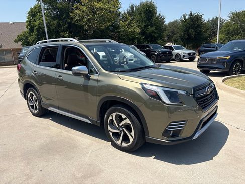 Used 2024 Subaru Forester Touring w/ Pop Package 2 AWD/4WD image 3