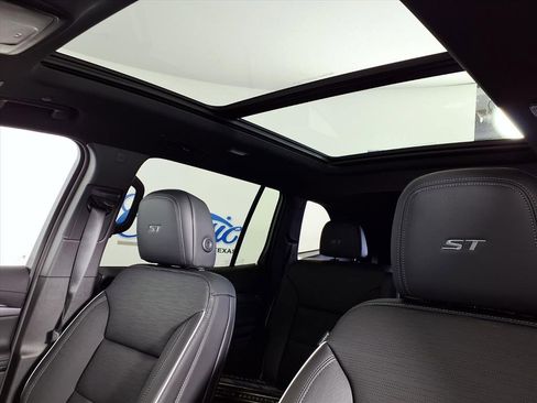 New 2026 Buick Enclave Sport Touring w/ Power Package image 6