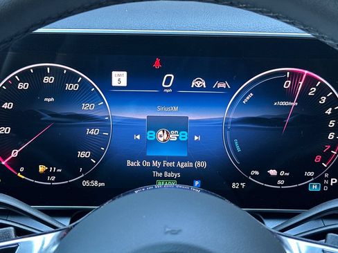 Used 2025 Mercedes-Benz GLC 350e 4MATIC w/ Driver Assistance Package image 25