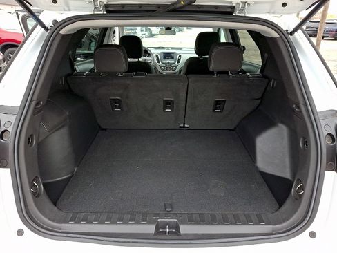 Used 2022 Chevrolet Equinox LS w/ LS Convenience Package image 28