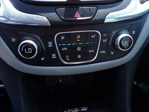 Used 2018 Chevrolet Equinox Premier AWD/4WD image 23