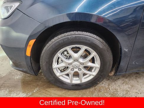 Used 2025 Chrysler Pacifica Select image 38