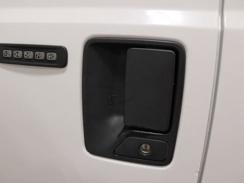 Used 2016 Ford F250 XLT w/ XLT Premium Package image 12