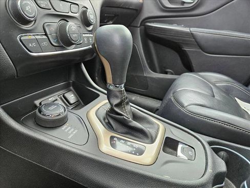 Used 2014 Jeep Cherokee Limited w/ Luxury Group image 17