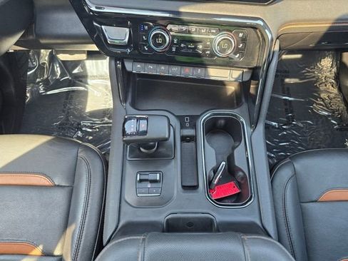 Used 2024 GMC Sierra 1500 AT4 w/ Technology Package AWD/4WD image 31