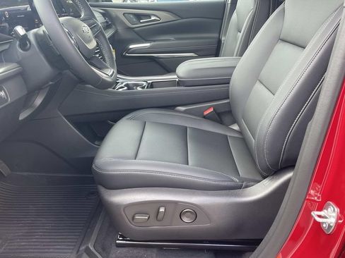 Used 2026 Chevrolet Traverse LT w/ Midnight/Sport Edition FWD image 18