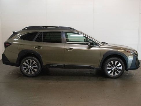 Used 2024 Subaru Outback Limited AWD/4WD image 3