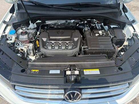 Certified 2023 Volkswagen Tiguan SE w/ Panoramic Sunroof Package FWD image 13