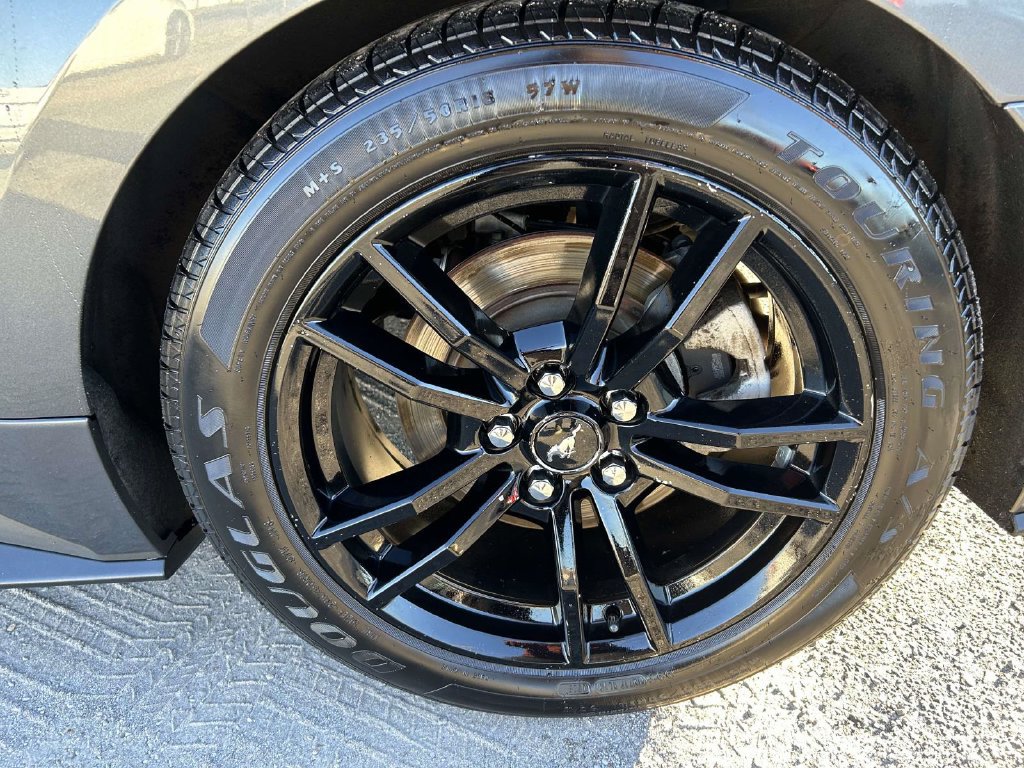 Used 2017 Ford Mustang Premium RWD image 10
