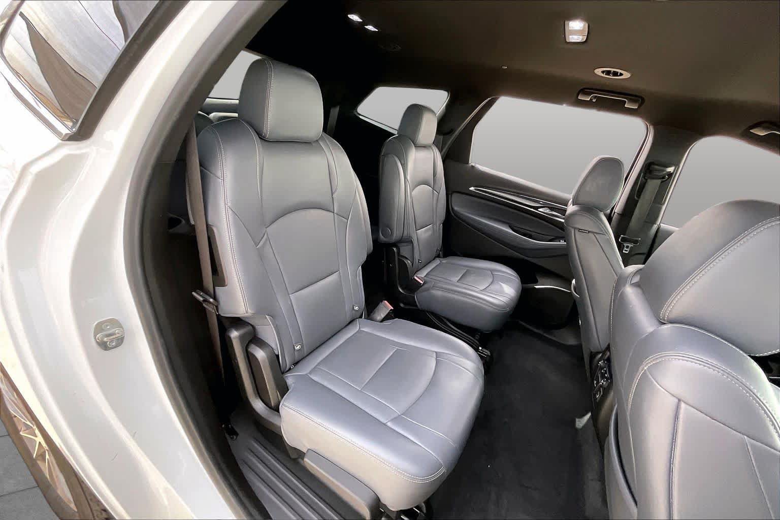 Used 2022 Buick Enclave Premium AWD/4WD image 18