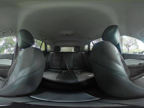 Used 2025 Chevrolet Trax LT FWD image 38