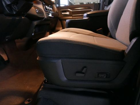 Used 2024 RAM 2500 Big Horn image 10