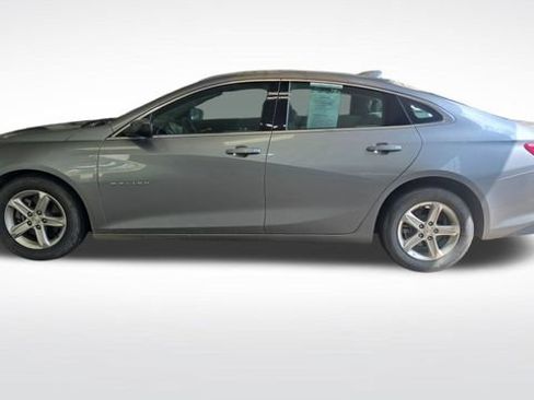 Used 2024 Chevrolet Malibu LT FWD image 2
