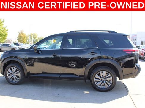 Certified 2024 Nissan Pathfinder SV image 4