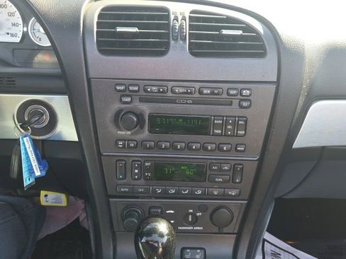Used 2003 Ford Thunderbird image 32