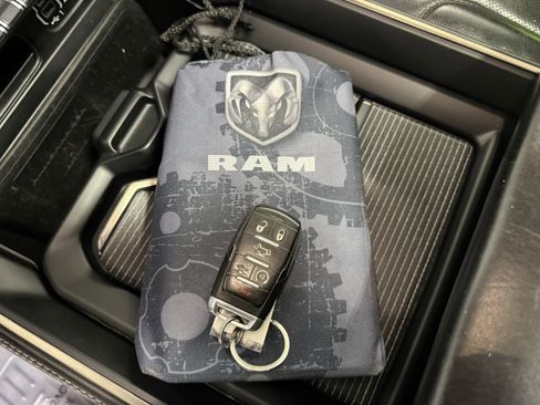 Used 2021 RAM 1500 Limited AWD/4WD image 17