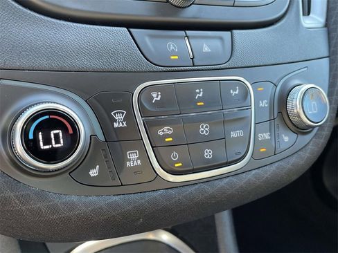 Used 2024 Chevrolet Malibu LT image 24