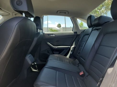 Used 2024 Volkswagen Jetta SE FWD image 16