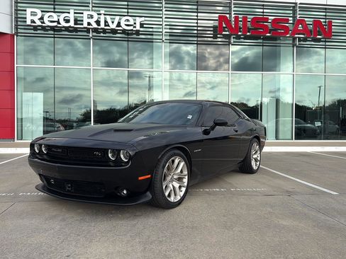 Used 2020 Dodge Challenger R/T RWD image 1