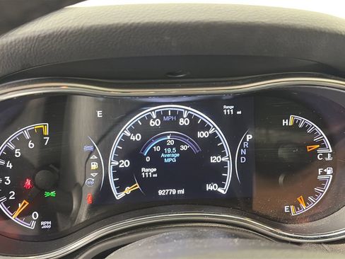 Used 2018 Jeep Grand Cherokee Altitude AWD/4WD image 15
