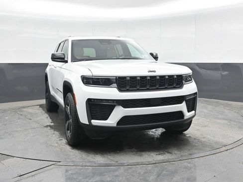 Used 2026 Jeep Grand Cherokee Limited w/ Limited Altitude Package AWD/4WD image 6