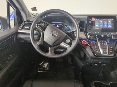 Certified 2023 Honda Odyssey Touring image 17