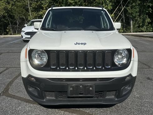 Used 2018 Jeep Renegade Latitude FWD image 6