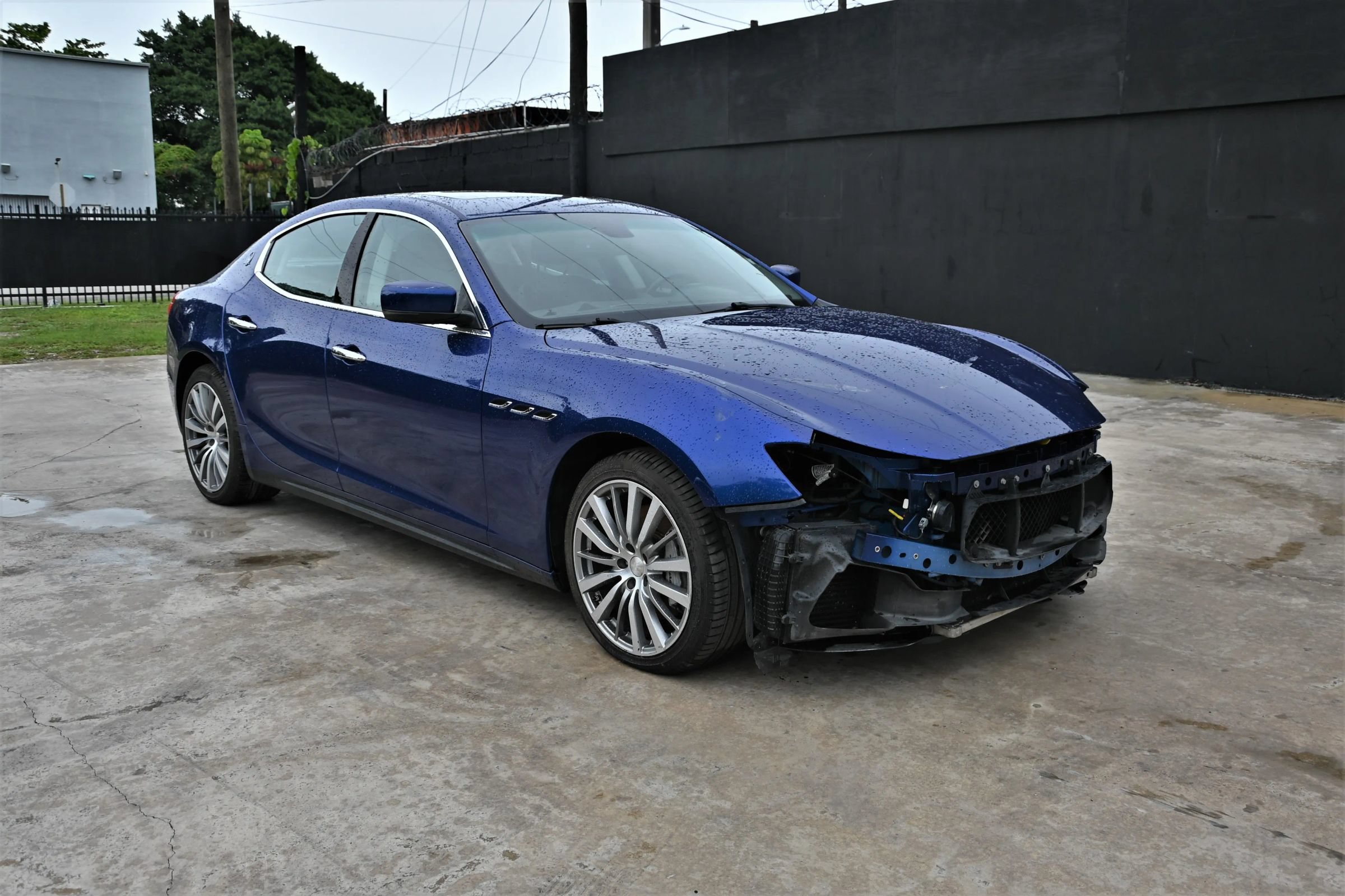 Used 2016 Maserati Ghibli RWD image 1