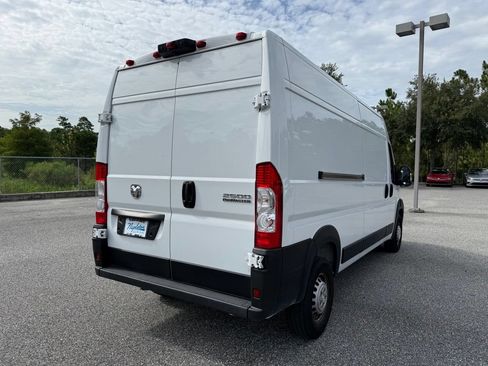 Used 2025 RAM ProMaster 2500 w/ Convenience Group FWD image 8
