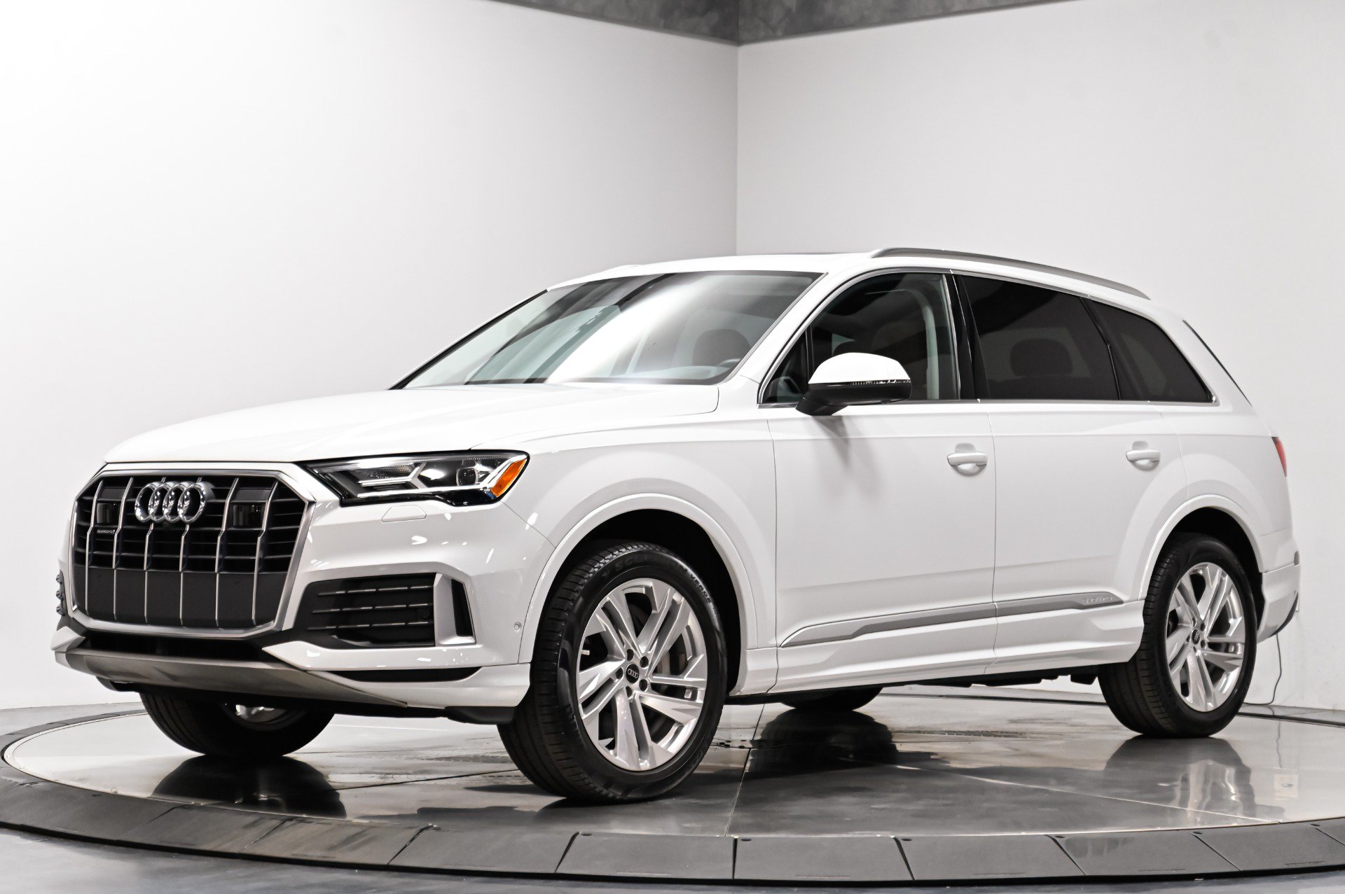 Used 2022 Audi Q7 2.0T Premium Plus AWD/4WD image 2