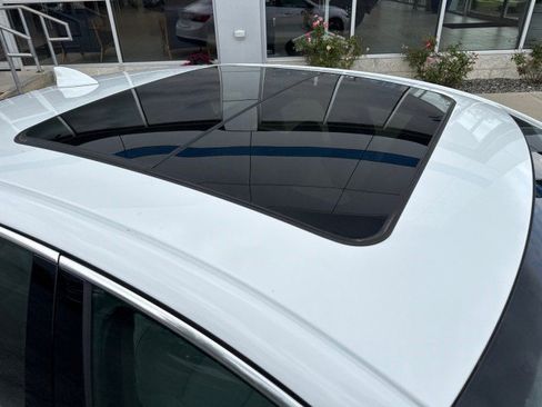 Used 2023 Chevrolet Malibu LT w/ LPO, Floor Liner Package FWD image 9