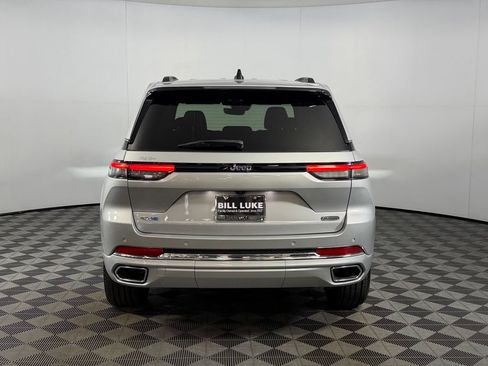 Used 2023 Jeep Grand Cherokee Overland AWD/4WD image 9