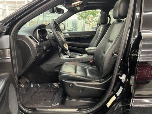 Used 2018 Jeep Grand Cherokee Limited image 28