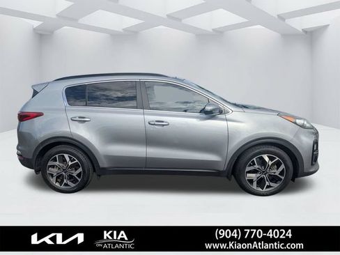Used 2022 Kia Sportage EX w/ EX Technology Package FWD image 2