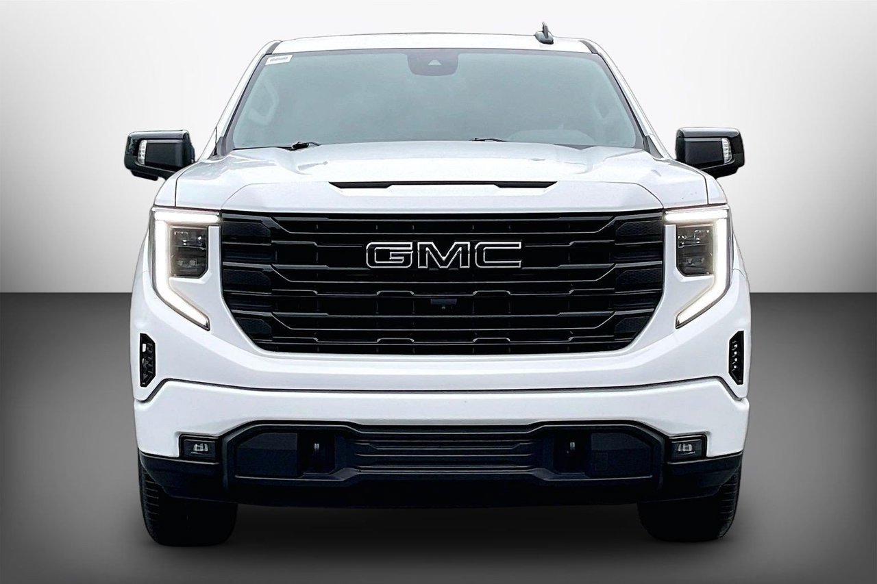 Used 2023 GMC Sierra 1500 Elevation w/ Elevation Premium Package AWD/4WD image 3