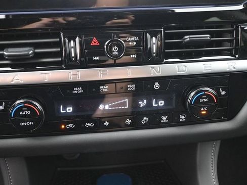 New 2026 Nissan Pathfinder SL w/ SL Premium Package image 3