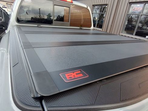 Used 2022 Nissan Frontier PRO-4X image 10