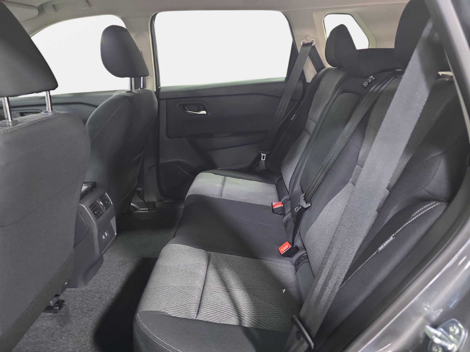 New 2026 Nissan Rogue SV w/ Cold Weather Package AWD/4WD image 14