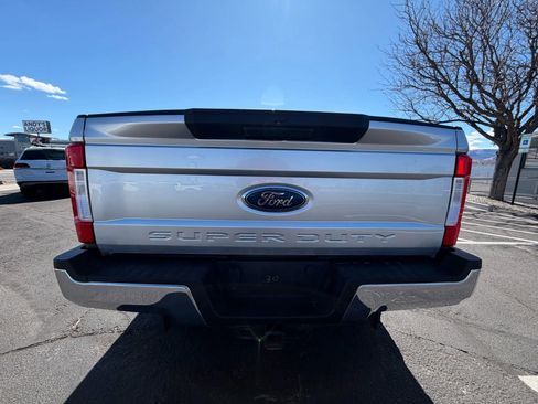 Used 2017 Ford F250 XLT w/ FX4 Off-Road Package AWD/4WD image 7