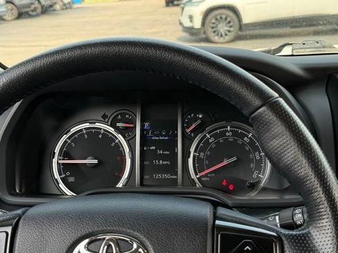 Used 2023 Toyota 4Runner TRD Off-Road Premium w/ Off Road Premium Plus Package AWD/4WD image 8