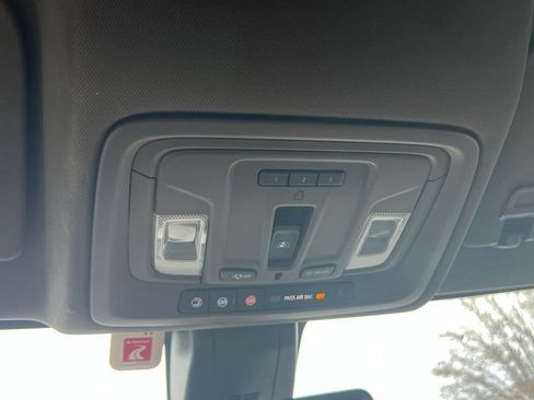 Used 2019 GMC Sierra 1500 SLT w/ SLT Premium Plus Package image 31