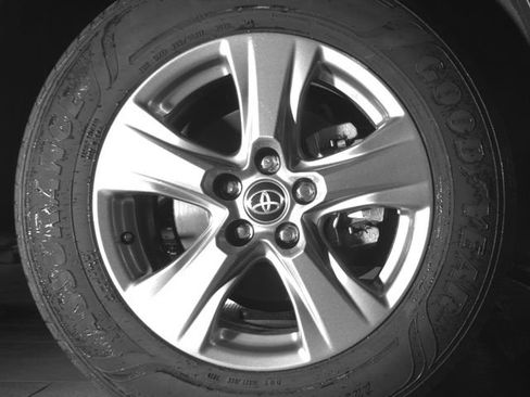Used 2025 Toyota RAV4 XLE AWD/4WD image 11