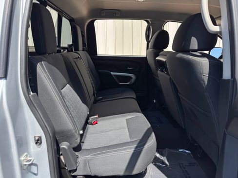 Used 2019 Nissan Titan SV AWD/4WD image 29