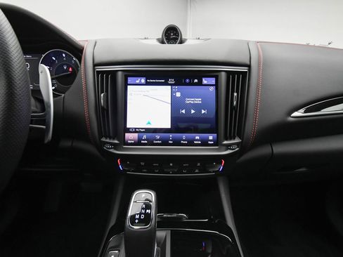 New 2024 Maserati Levante GT Ultima image 38